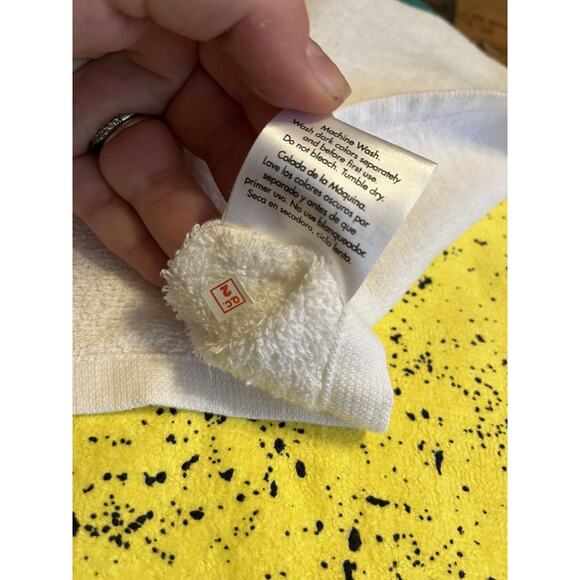 Walking Dead AMC Supply Box Beach Towel 60" X 24" New Zombie Wincraft 2018 - Picture 3 of 7